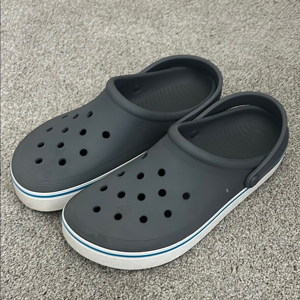 CROCS